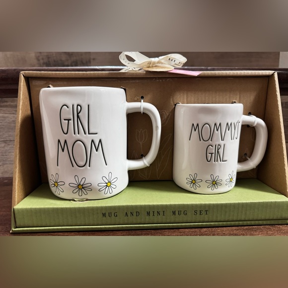 Rae Dunn - Girl Mom 19.50oz - Mommy’s Girl 12oz - Mug Set - NEW - Picture 6 of 6